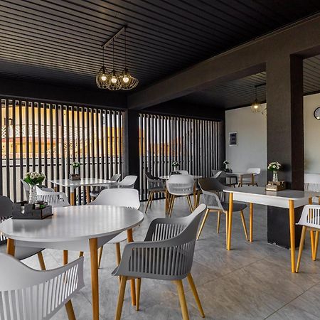 Fenix Hotel โซโลทวีโน ภายนอก รูปภาพ