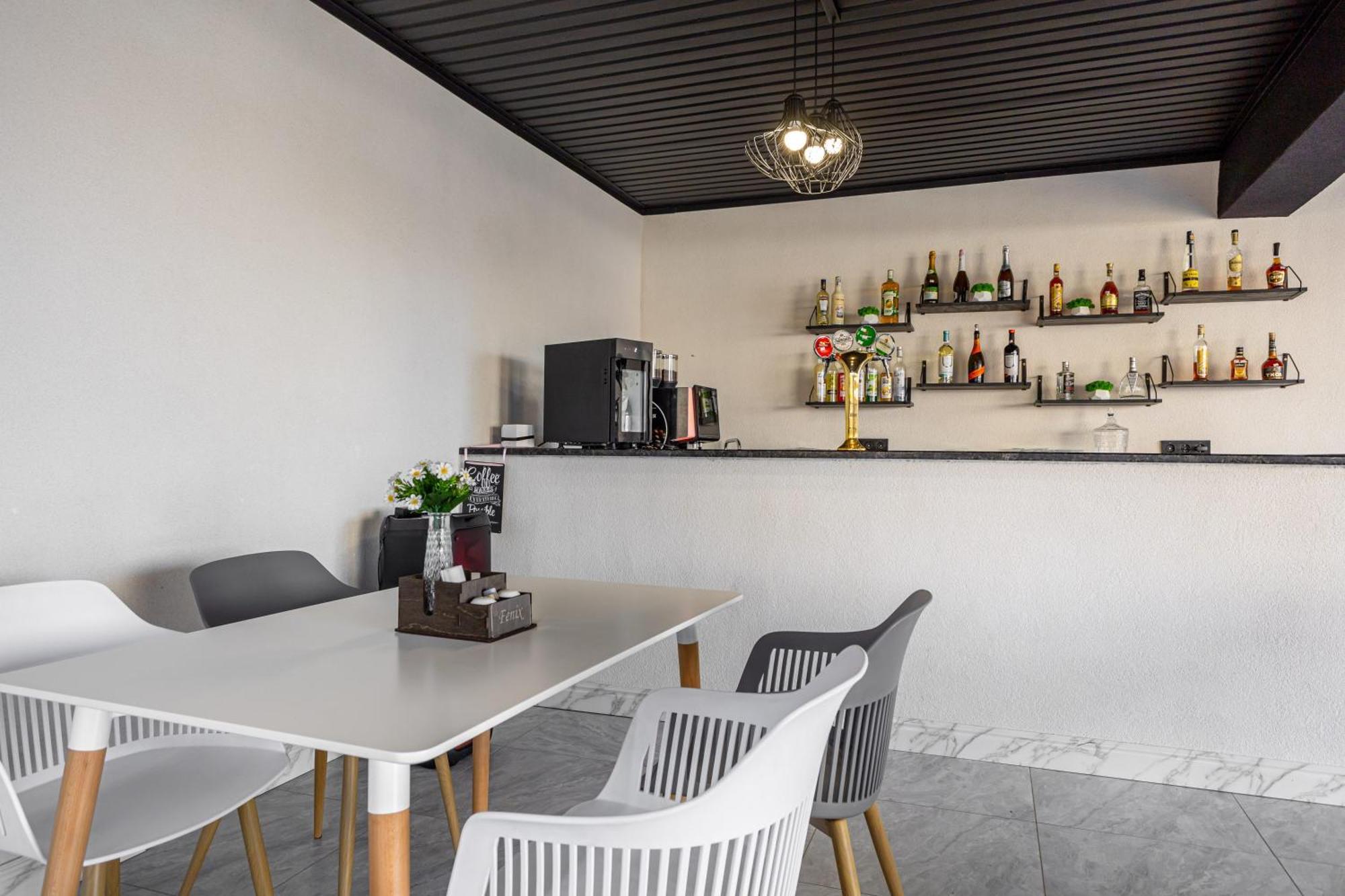 Fenix Hotel โซโลทวีโน ภายนอก รูปภาพ