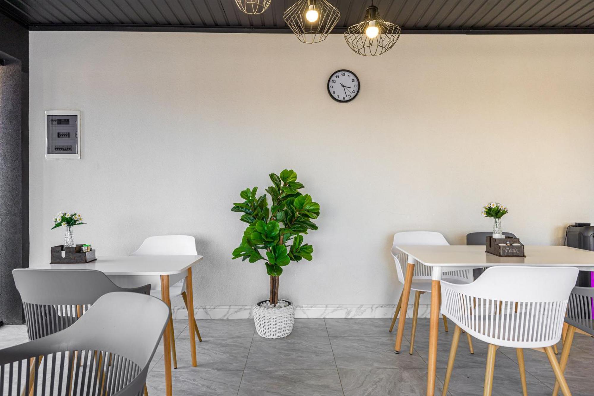 Fenix Hotel โซโลทวีโน ภายนอก รูปภาพ